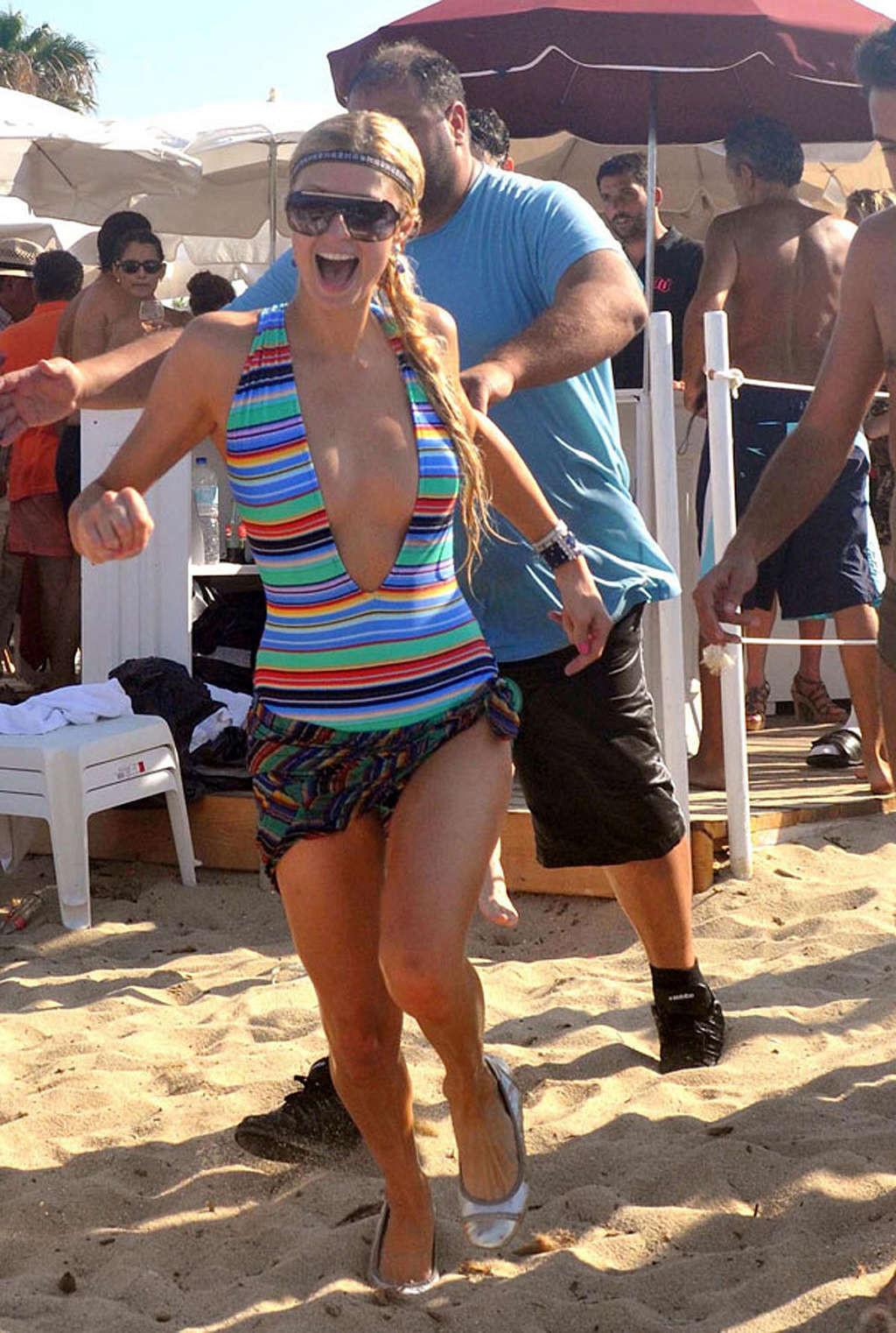 16P Paris Hilton enjoying on yacht in topless and showing sexy body
