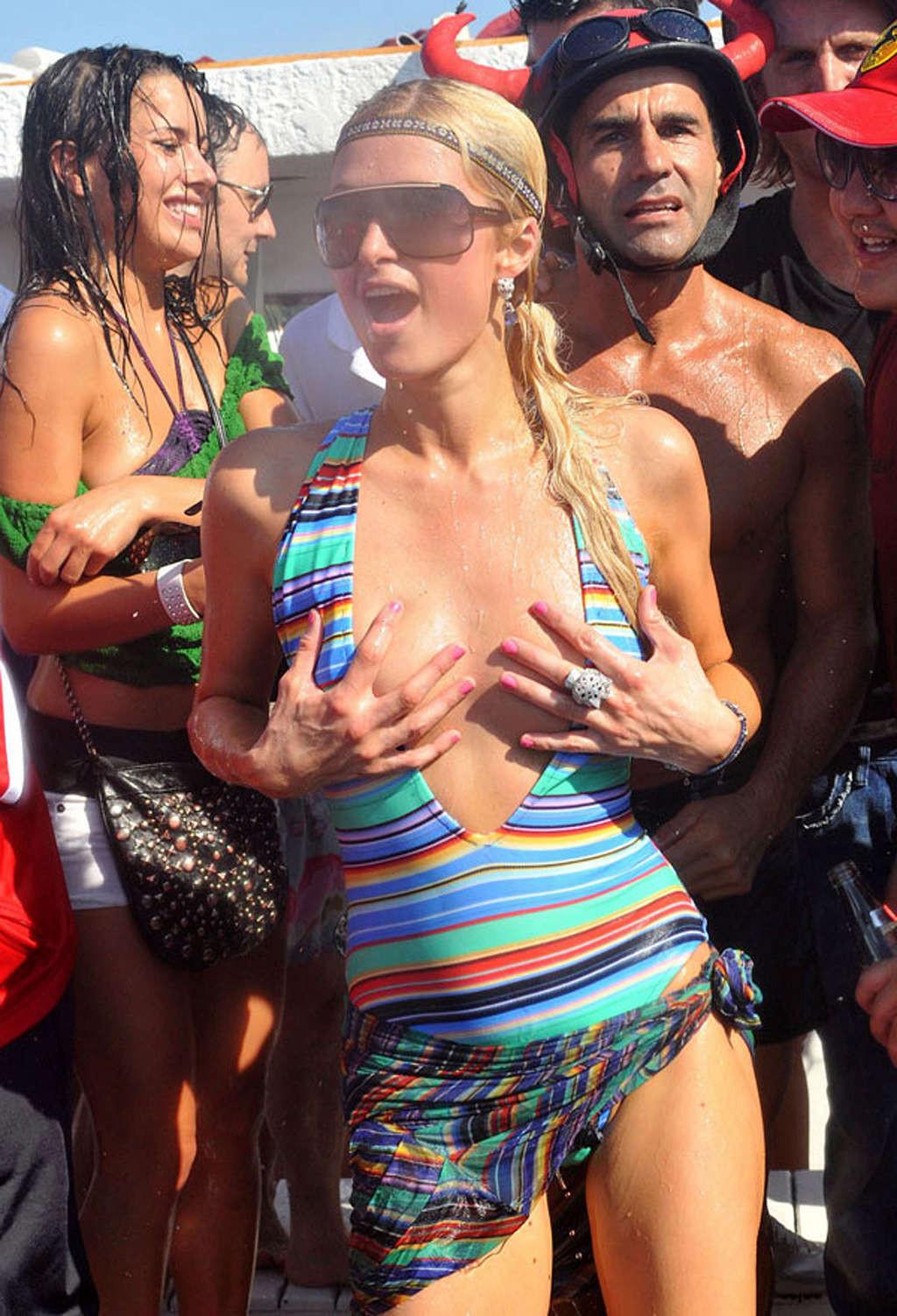 16P Paris Hilton enjoying on yacht in topless and showing sexy body