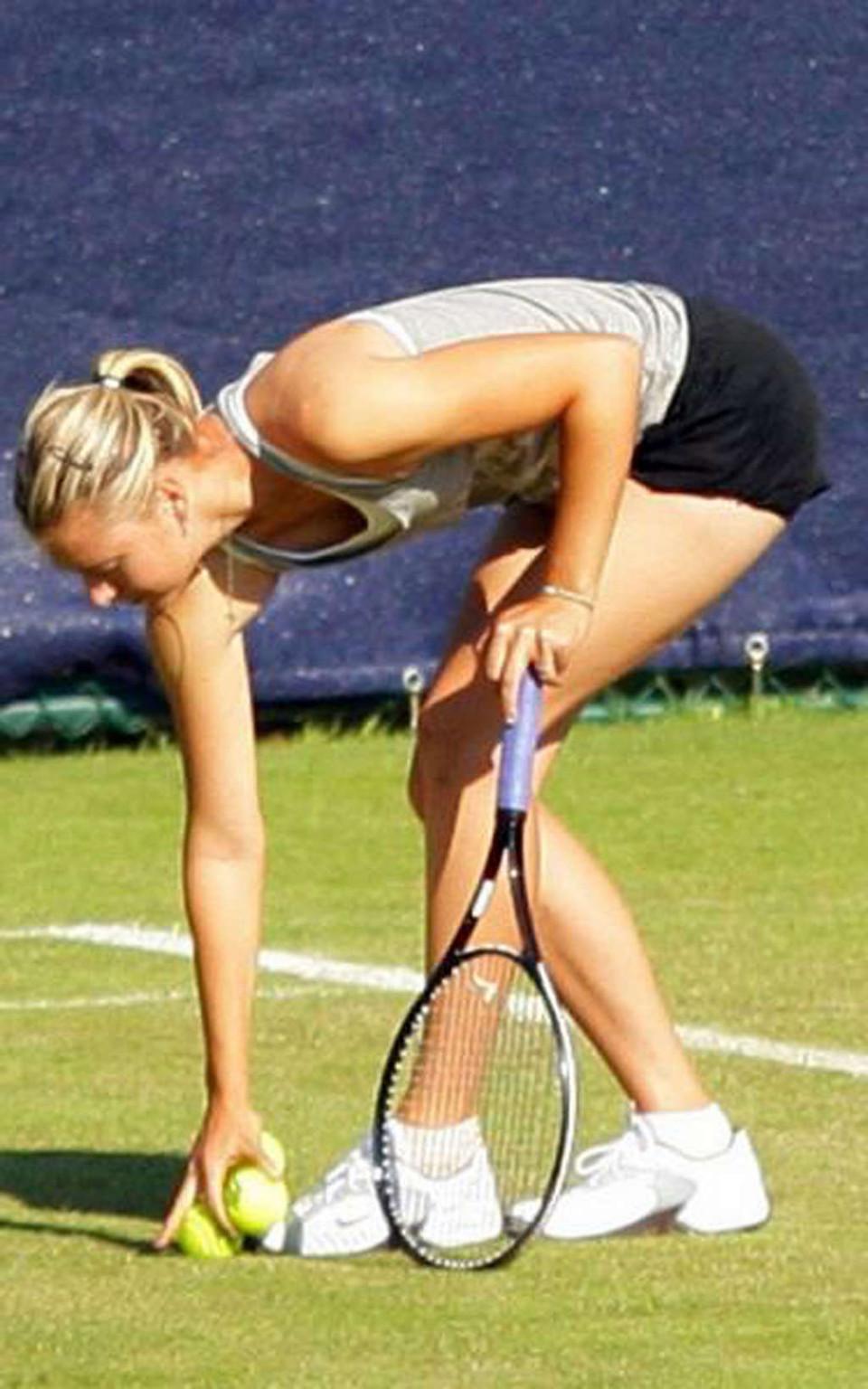 15P Maria Sharapova nipple slip while play tennis paparazzi shoots