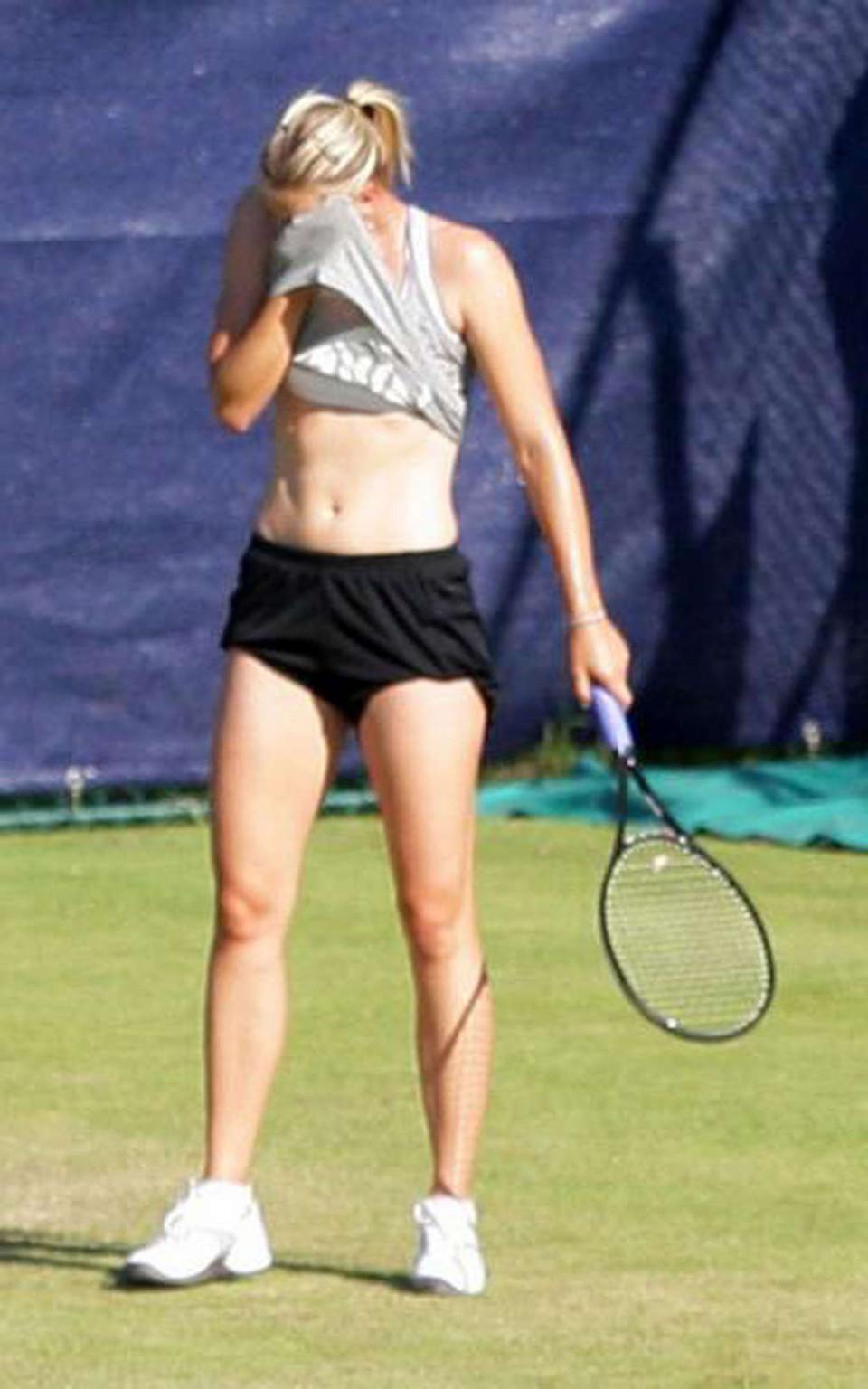 15P Maria Sharapova nipple slip while play tennis paparazzi shoots