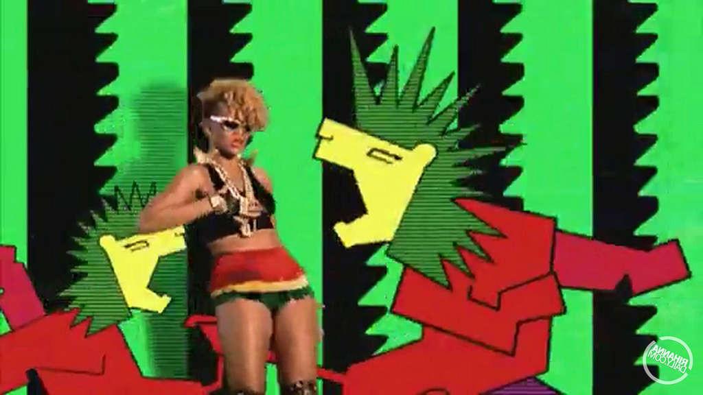 16P Rihanna look hot in her music video and exposing tits