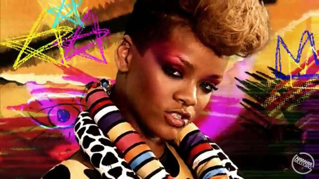 16P Rihanna look hot in her music video and exposing tits