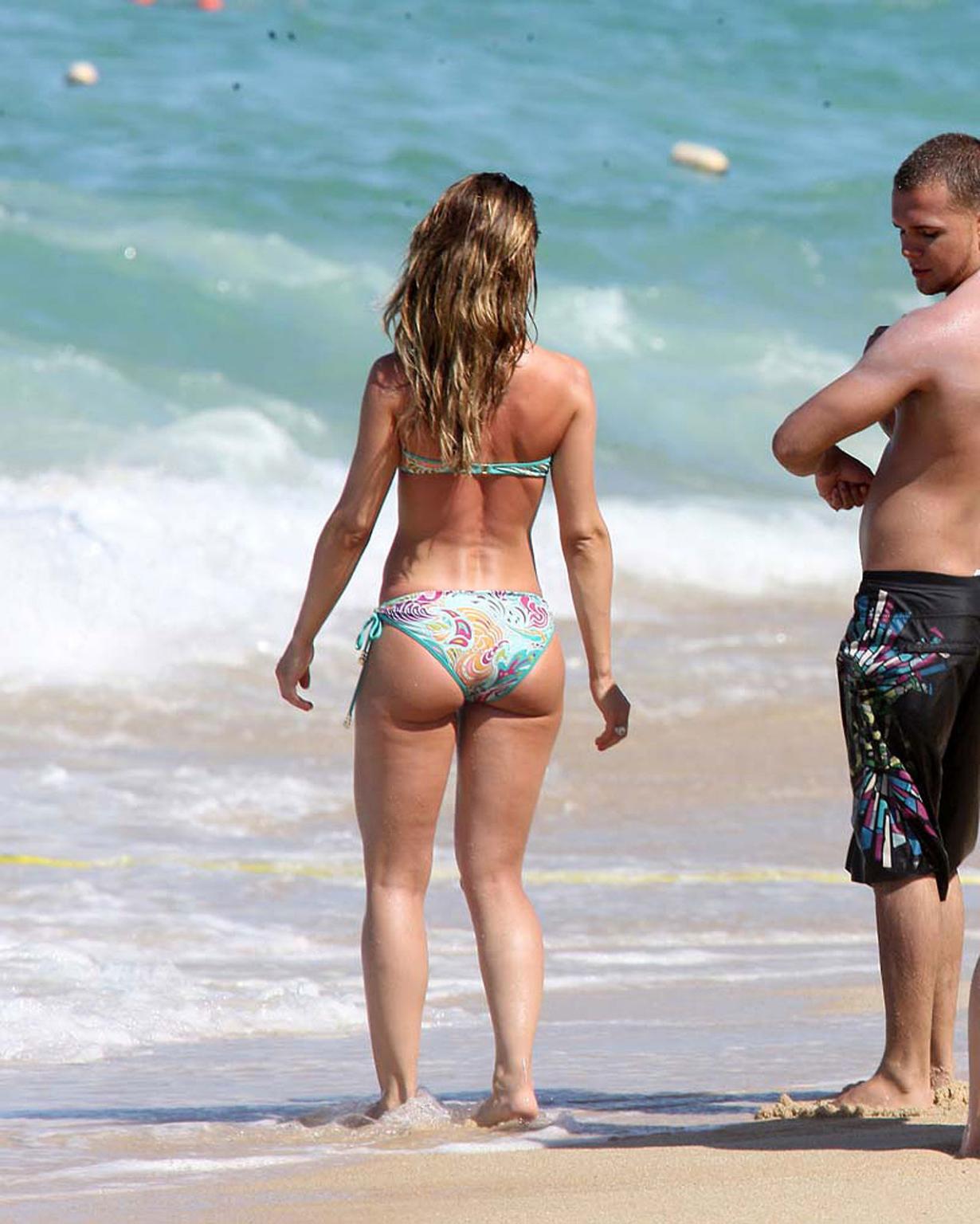 16P Mena Suvari enjoying on beach in topless and showing sexy ass in bikini