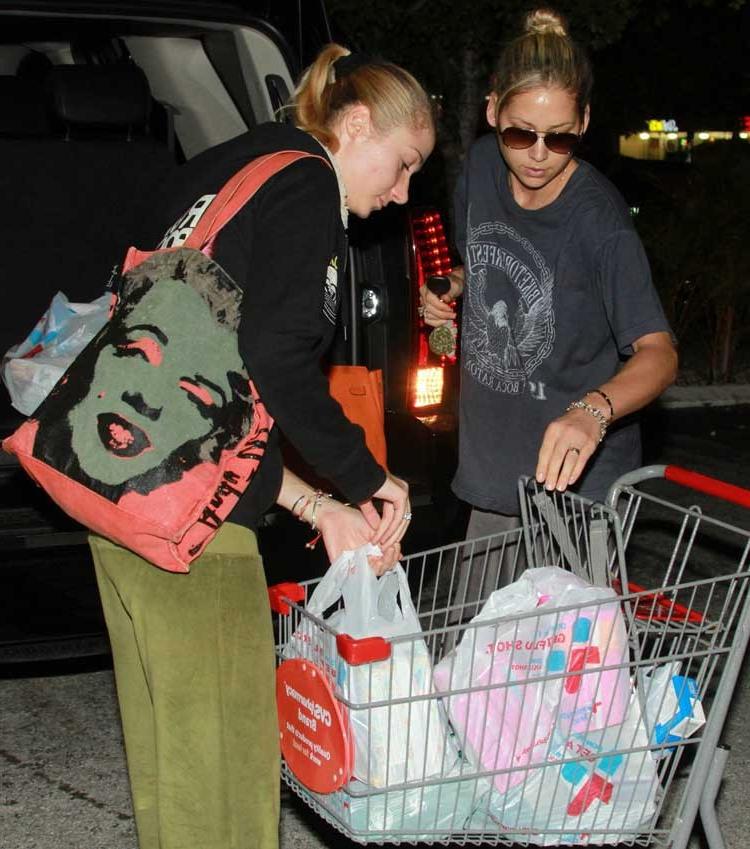 15P Anna Kournikova topless plus fantastic ass