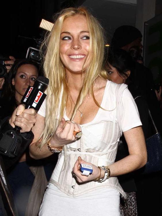 15P Lindsay Lohan topless and upskirt black panties
