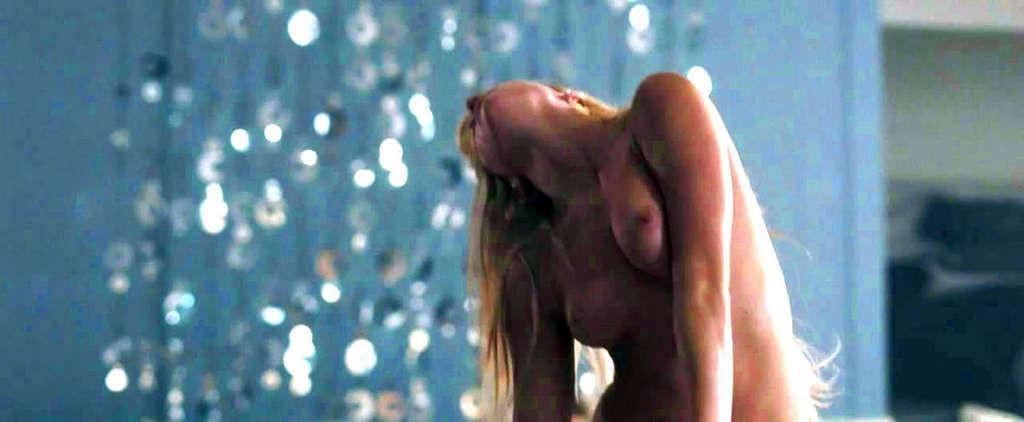 10P Amber Heard topless