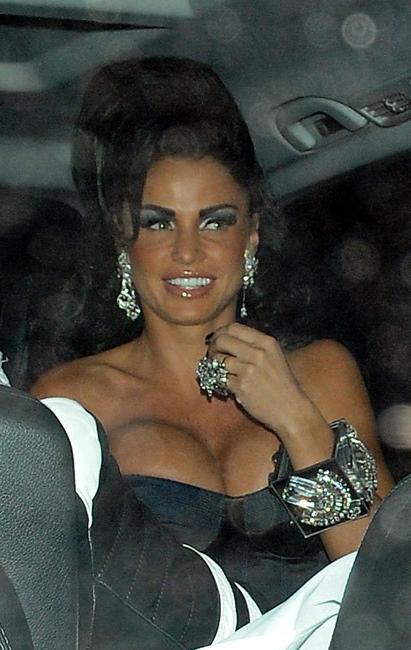 15P Katie Price exposing her big boobs in topless