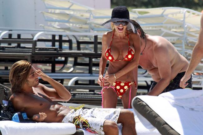 15P Shauna Sand sunbathing her juicy big nude boobs