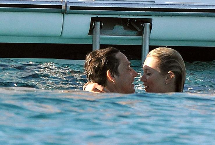16P Kate Moss with her friends on topless party on yacht exposing their nice tits