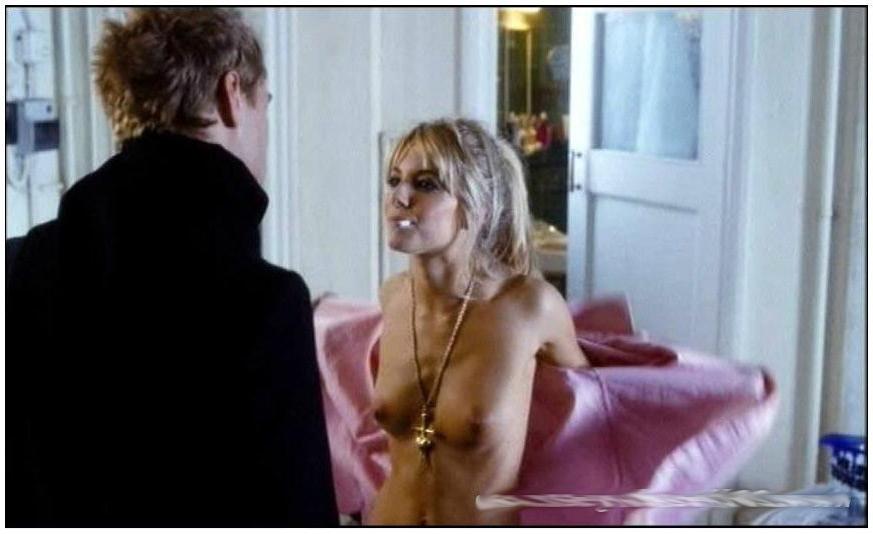 15P Sienna Miller showing great tits by going topless