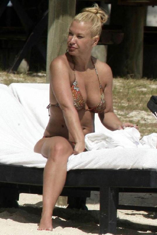 15P Anastacia nasty ass in bikini and tight thongs