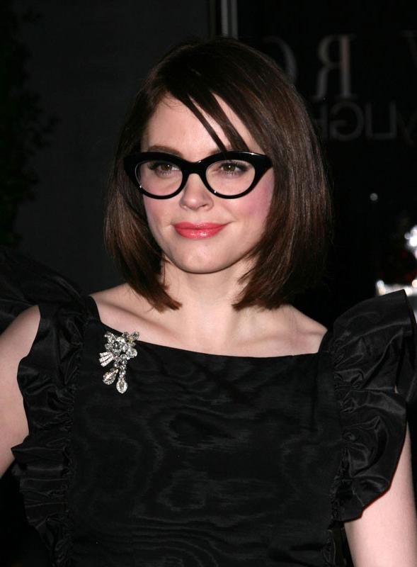 15P Rose Mcgowan expose her wonderful body and nasty ass