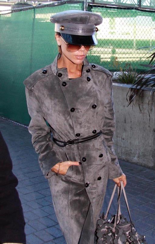 15P Celeb skinny babe Victoria Beckham amazing nude topless