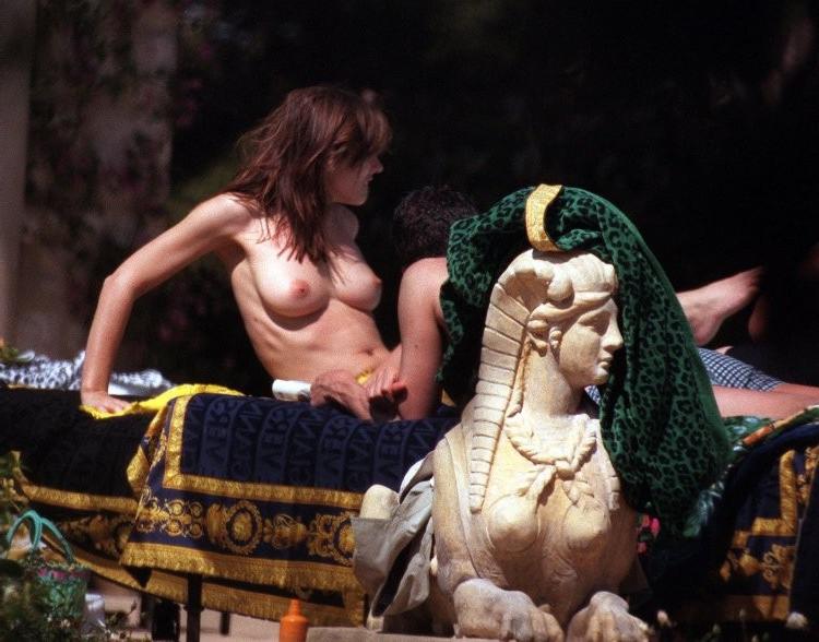 16P elizabeth hurley from austin powers topless and upskirts pics