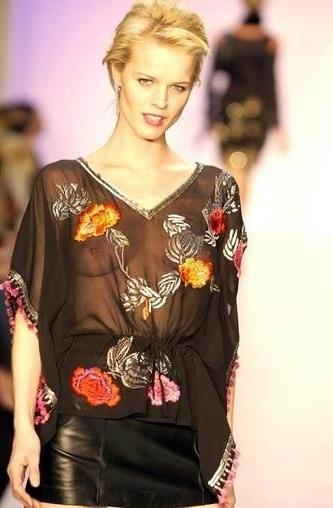 16P Eva Herzigova panty upskirt and topless pics