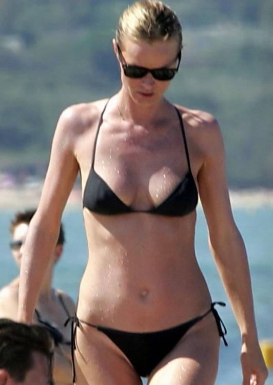 16P Eva Herzigova panty upskirt and topless pics