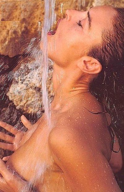 16P hollywood fuck siren monica belluci naked and topless