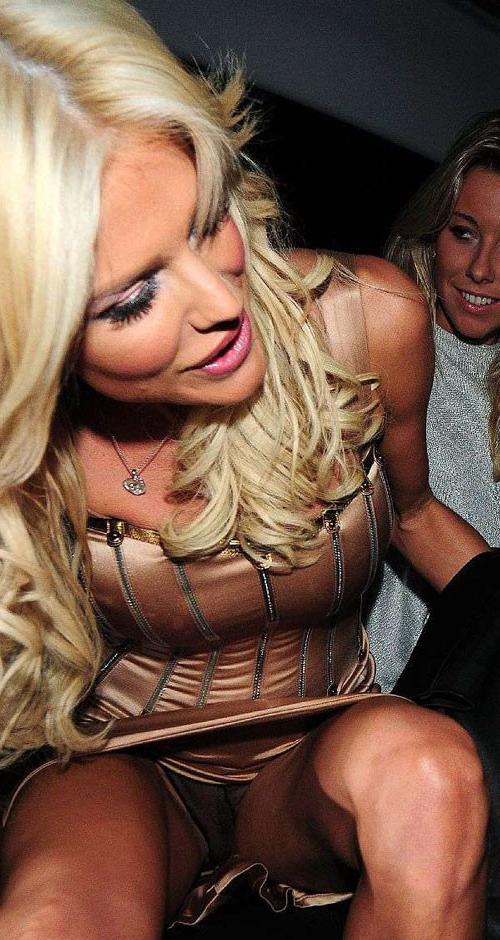 16P Victoria Silvstedt showing her big tits and pussy to paparazzi