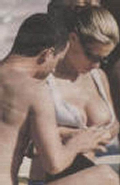 16P Mariah Carey opps shots of her nasty big boobs