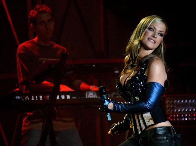 15P Sexy singer Anastacia showing her nasty nude body