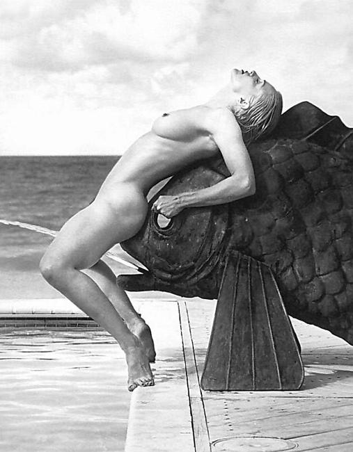 15P Queen of celebs Madonna naked pussy and tits