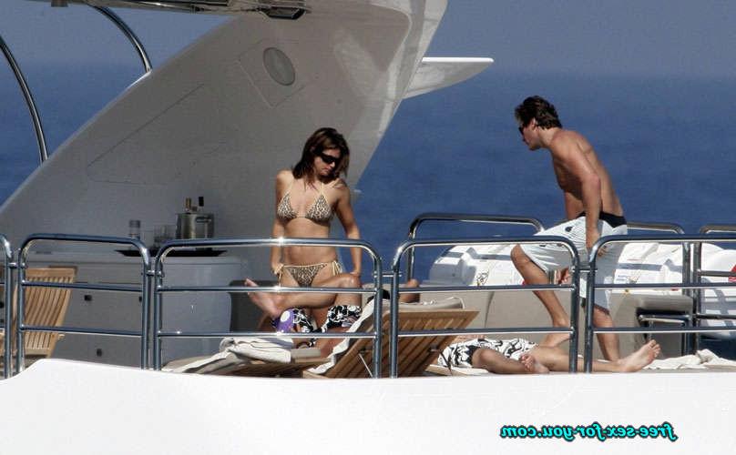 16P Cindy Crawford posing in topless on yach paparazzi pictures