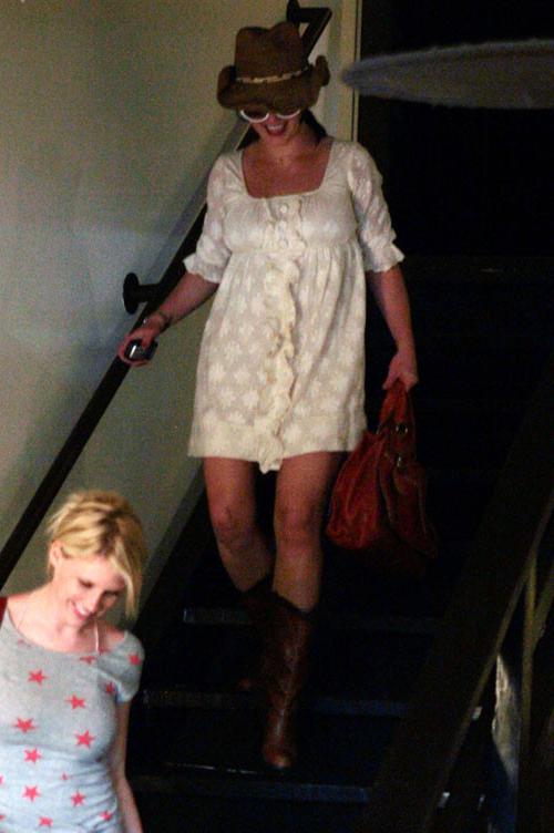 16P Britney Spears posing in topless and bikini paparazzi pictures