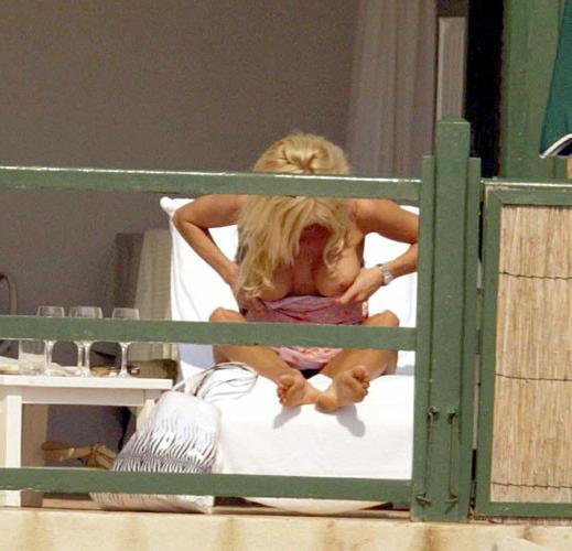 16P Victoria Silvstedt pussy exposed and topless paparazzi pictures