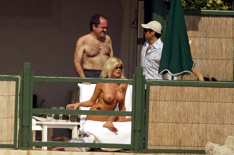 16P Victoria Silvstedt pussy exposed and topless paparazzi pictures