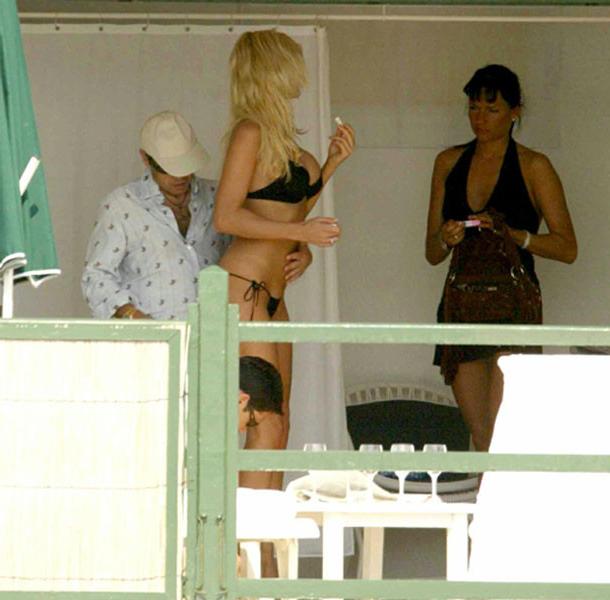 16P Victoria Silvstedt pussy exposed and topless paparazzi pictures