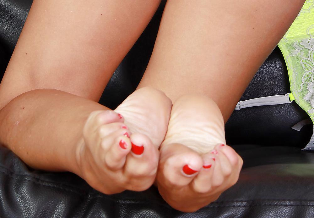 25P Cherie feet