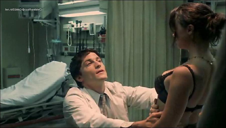 16P Sexy Christina Ricci Topless