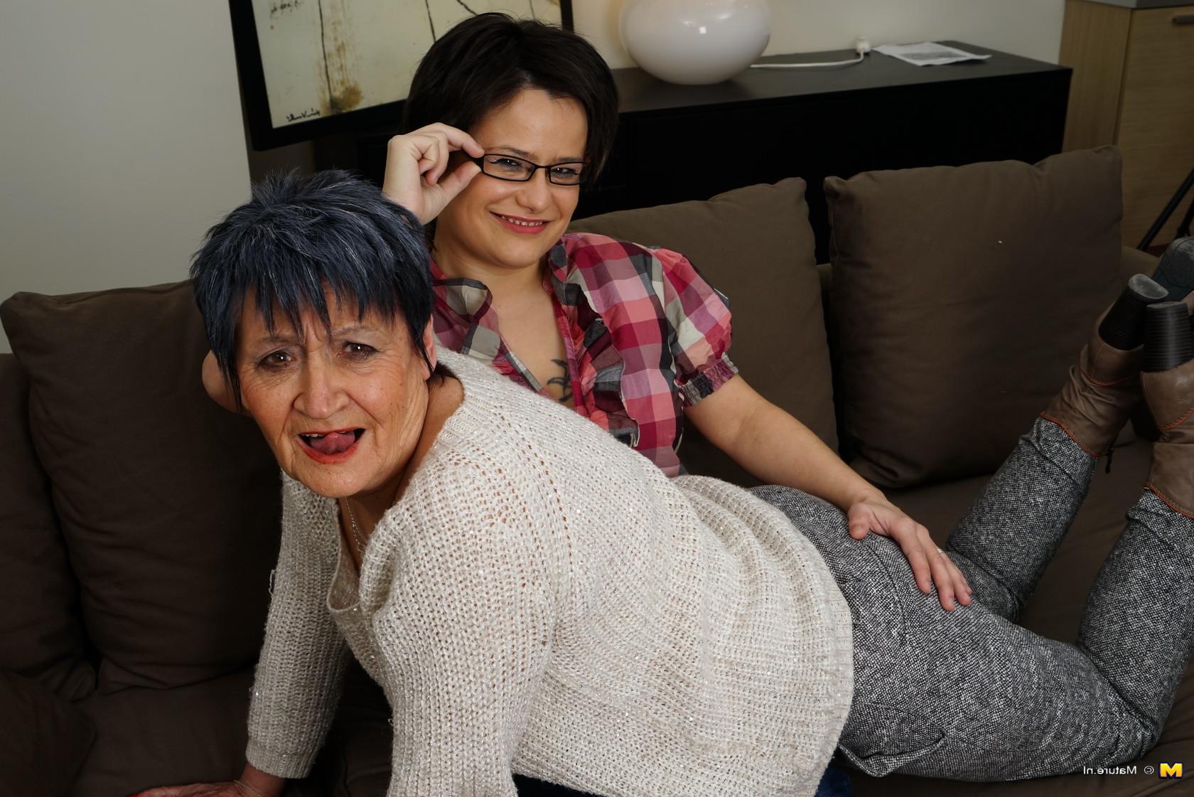 16P Two horny housewives love to play together