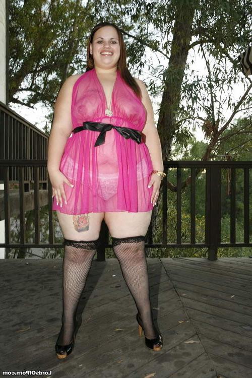 15P Chubby harlot bouncing her massive curves off a hard cock