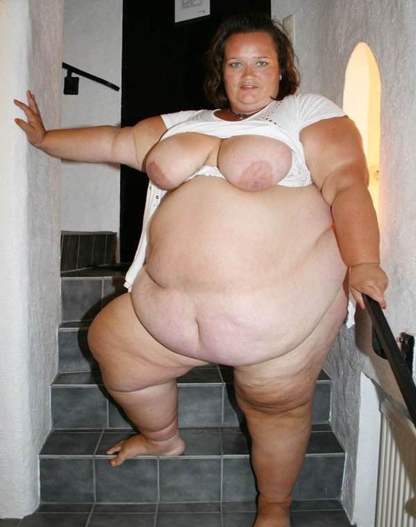 16P Fat ladies showing their huge bellies