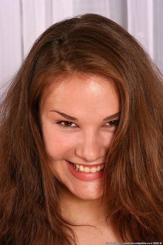 14P chubby hotty shows off her hairy cooter
