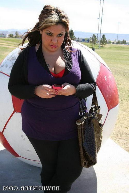 15P Chubby whore with hot jizz on her giant jugs