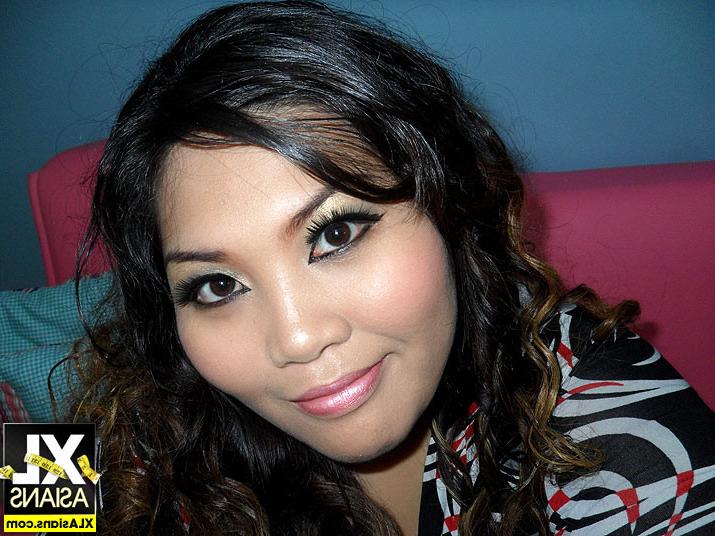 15P Chubby asian babes with big tits