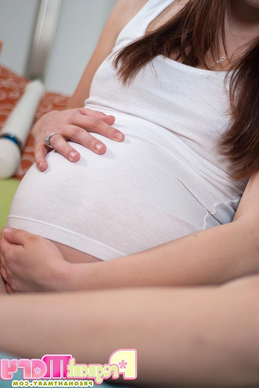 16P Pregnant teen gets horny