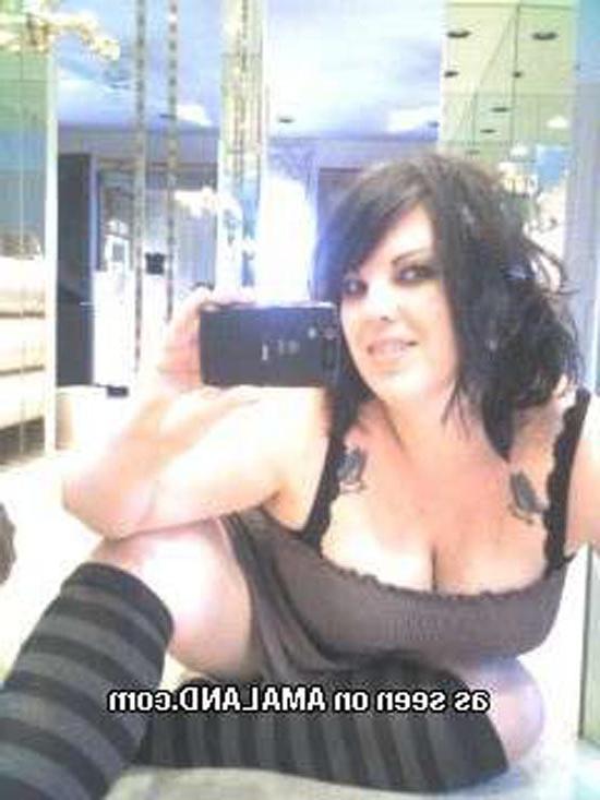 15P Chubby emo slut topless