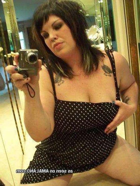 15P Chubby emo slut topless