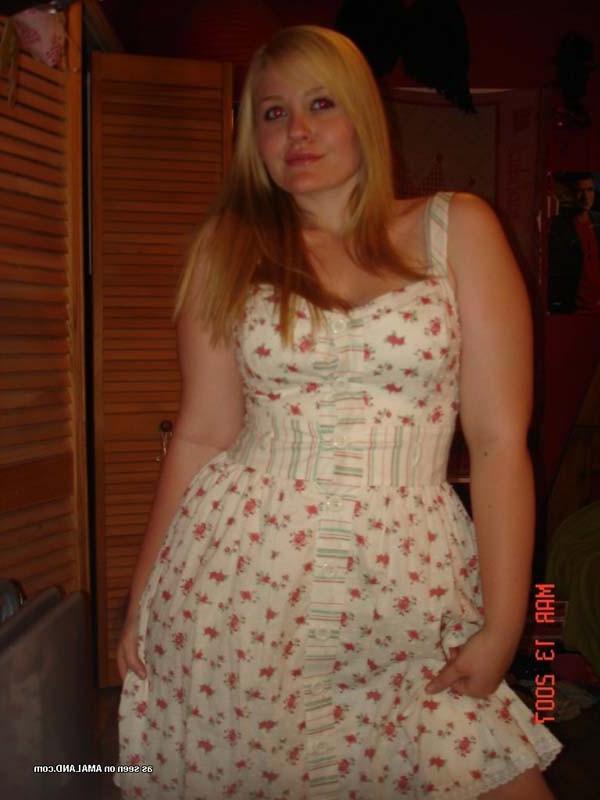 15P Chunky amateur babe