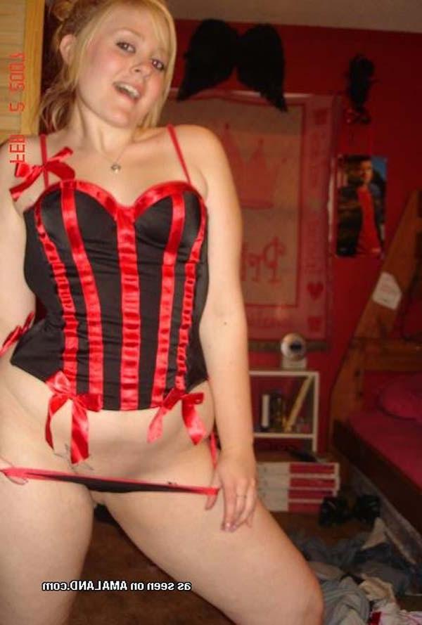 15P Chunky amateur babe