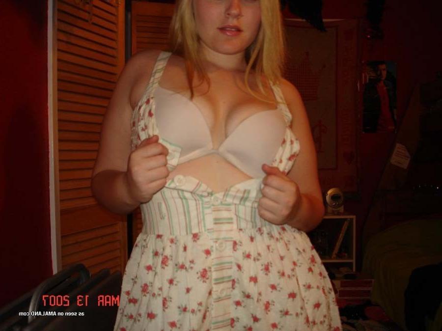 15P Chunky amateur babe