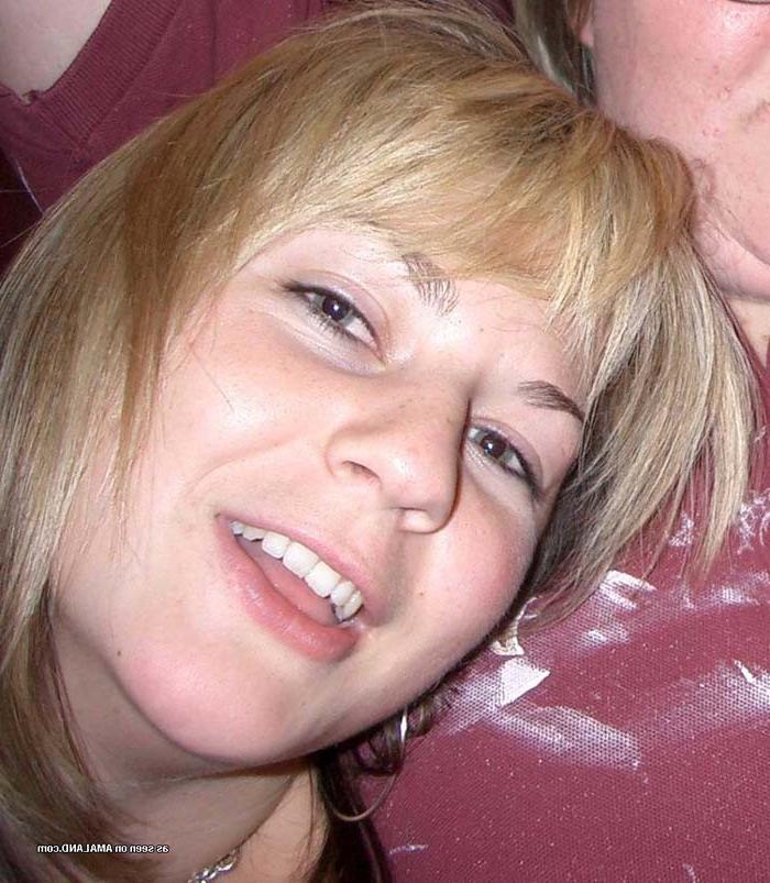 15P Chubby amateur chick