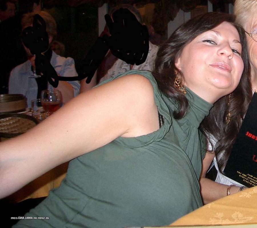 15P Chubby amateur chick