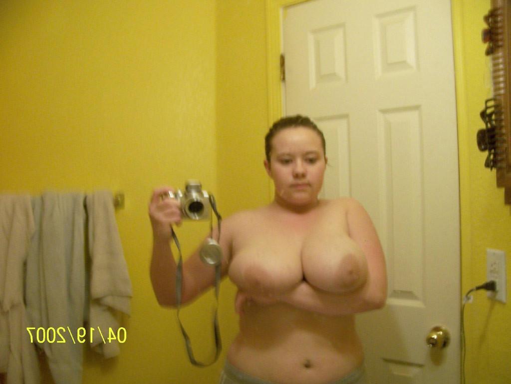 14P Chubby girlfriends showing boobs