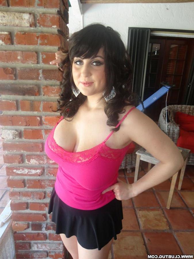 12P Chubby whore Beverly Paige gives an amazing titjob