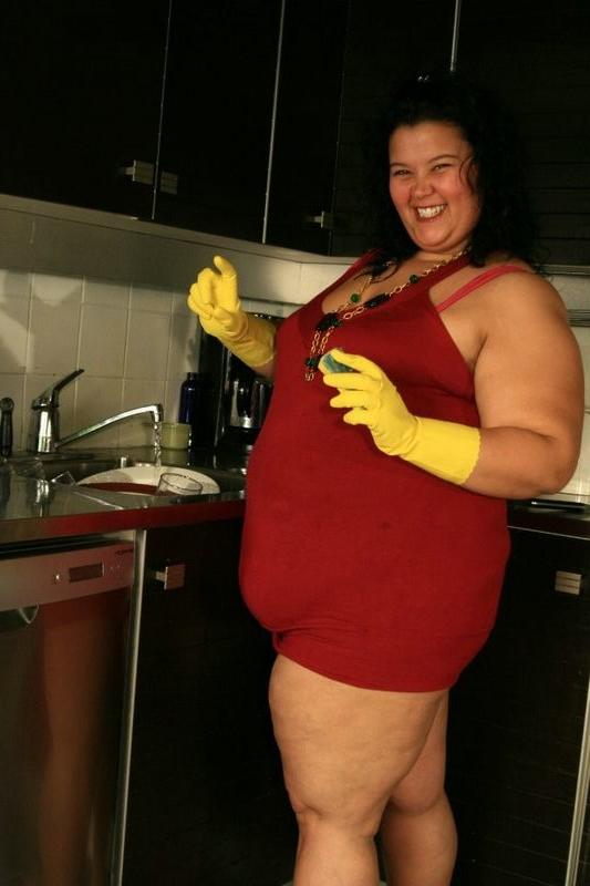 15P Hot chunky slut Shelsea groping her tits while wearing gloves