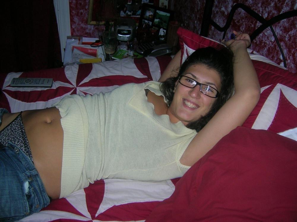 12P Chubby Brunette Pictures